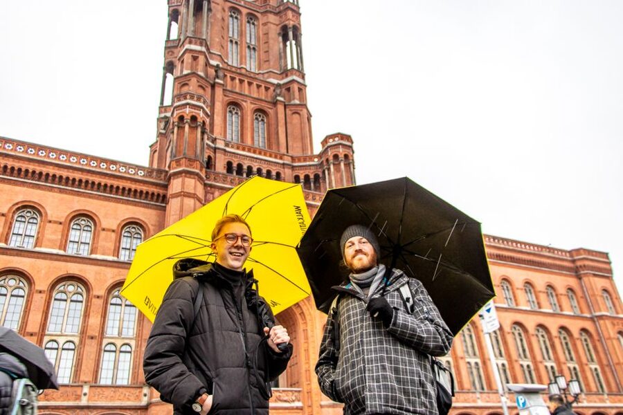 Berlin: Guided Walking Tour in English - Starting beside the Red Town Hall