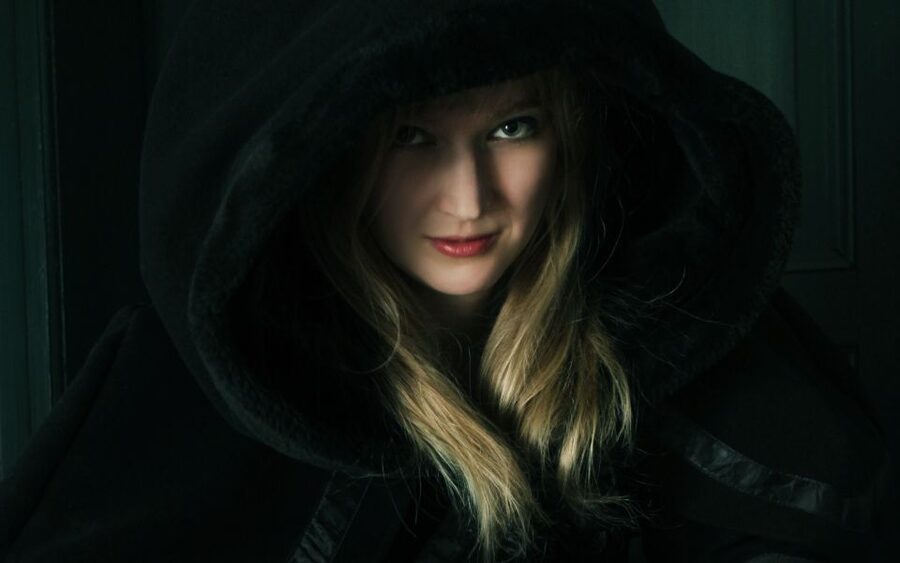 Berlin: Haunted Guided Live Theatre Tour in German - The Murderer Behind the Canned Meat Story