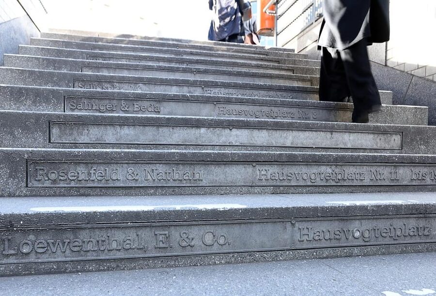 Berlin: Hidden gems around the Gendarmenmarkt - Guided walking tour - The German Cathedral, French Cathedral, and Konzerthaus