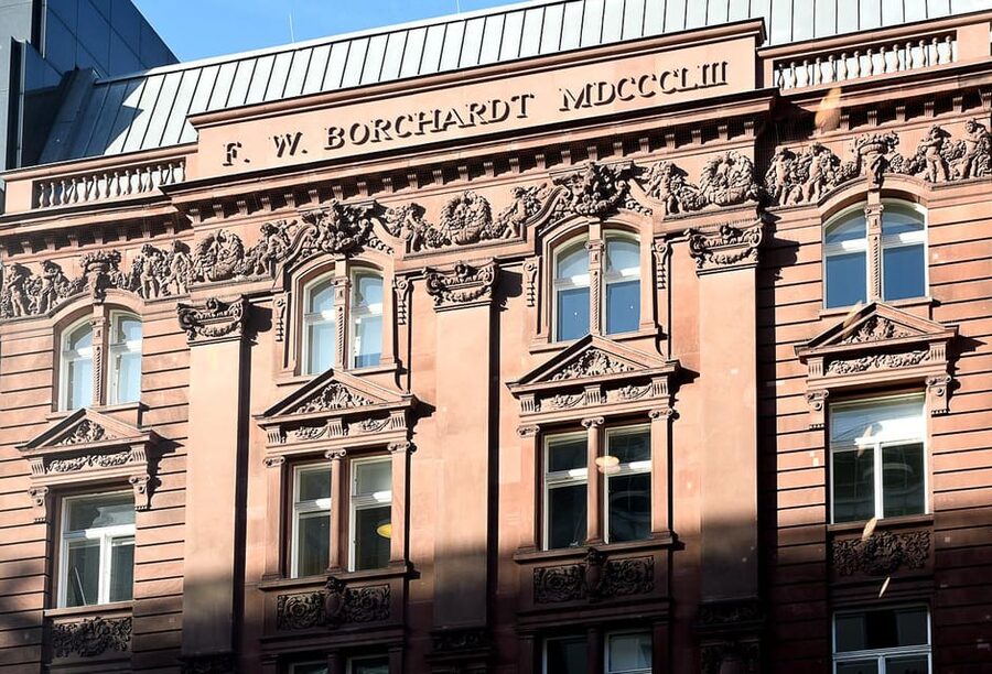 Berlin: Hidden gems around the Gendarmenmarkt - Guided walking tour - Who will get the most from this walk