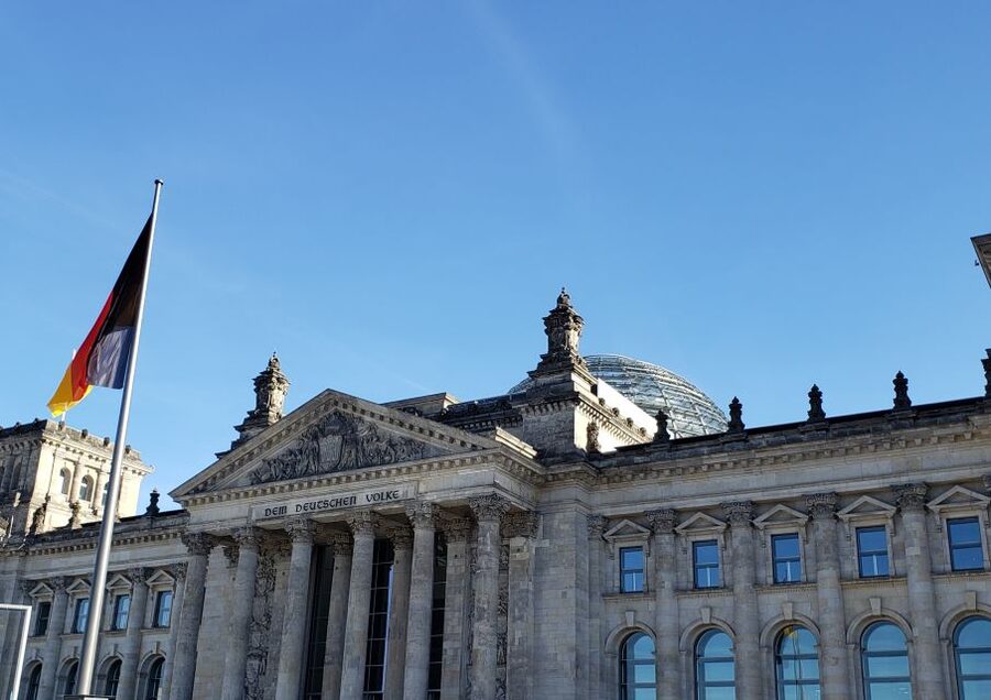 Berlin: Highlights of the City - a Private Bus Tour - Museum Island and Unter den Linden