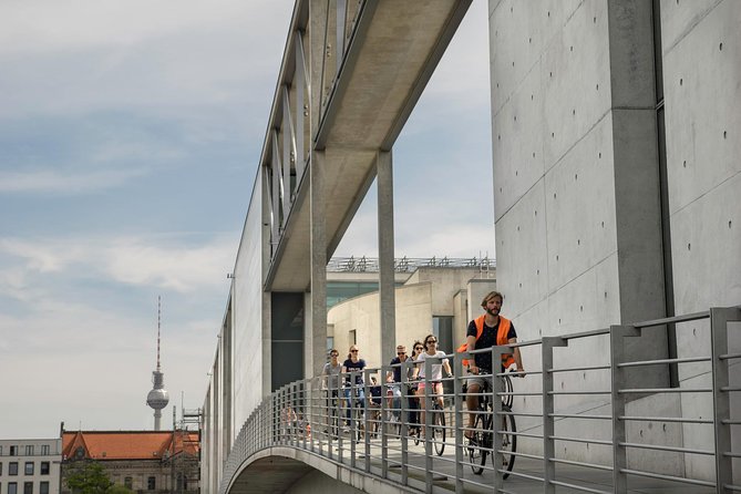 Berlin Highlights Sightseeing Bike Tour in Small Groups - From Kulturbrauerei to the Berlin Wall Memorial