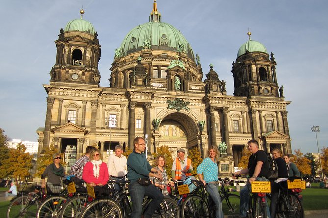 Berlin Highlights Sightseeing Bike Tour in Small Groups - Government Berlin at the Chancellery and Brandenburg Gate