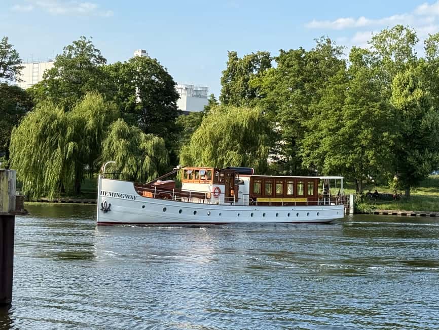 Berlin: Historic Boat Sightseeing City Center Tour - Berlin Hauptbahnhof and the city in motion