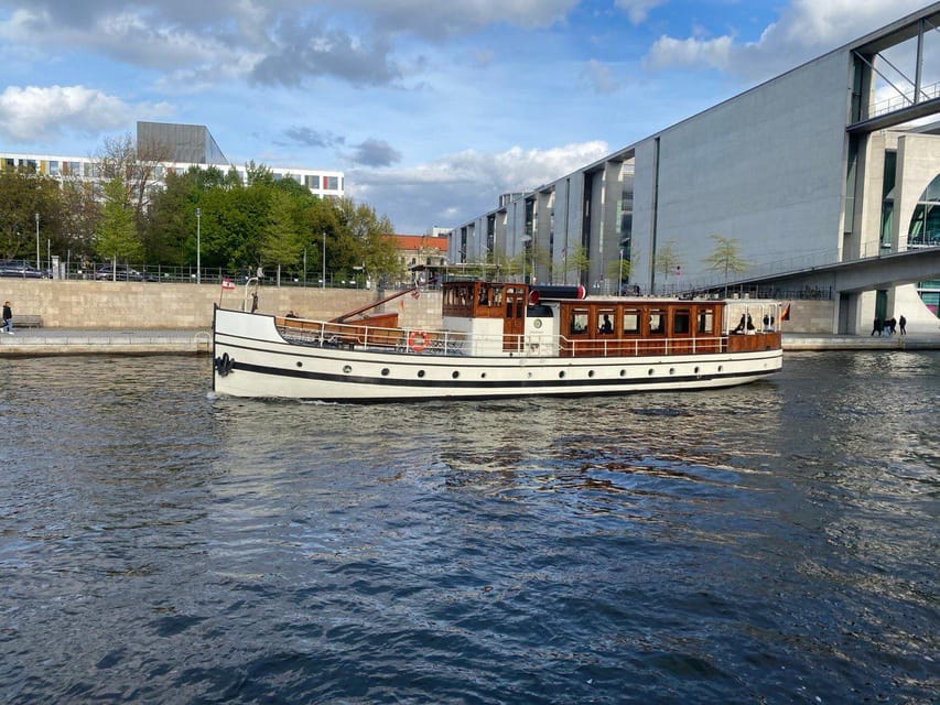 Berlin: Historic Boat Sightseeing City Center Tour - Bellevue Palace and the return journey