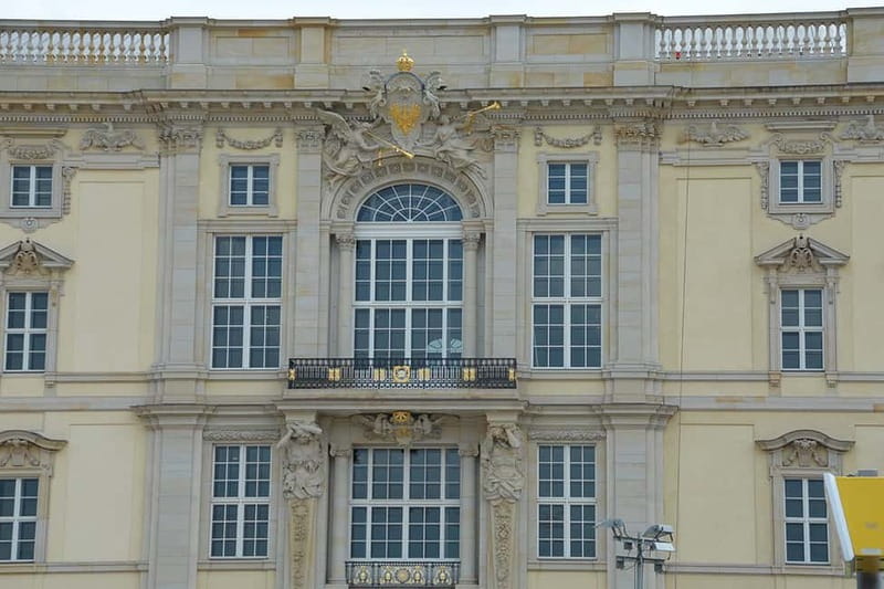 Berlin: Historic Center Walking Tour with a Real Berliner - The Humboldt Forum and the rebuilt City Palace