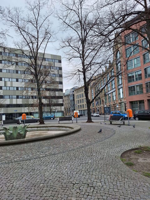Berlin: Historic Jewish walking tour through the city center - Thirty minutes at the main square