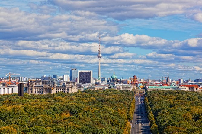 Berlin History Walking Tour with a French-Speaking Guide - Checkpoint Charlie and the Cold War