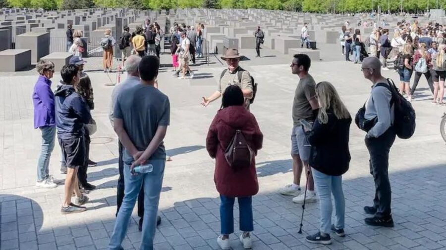 Berlin: Hitler's Berlin The Rise & Fall Guided Walking Tour - Starting at Brandenburg Gate