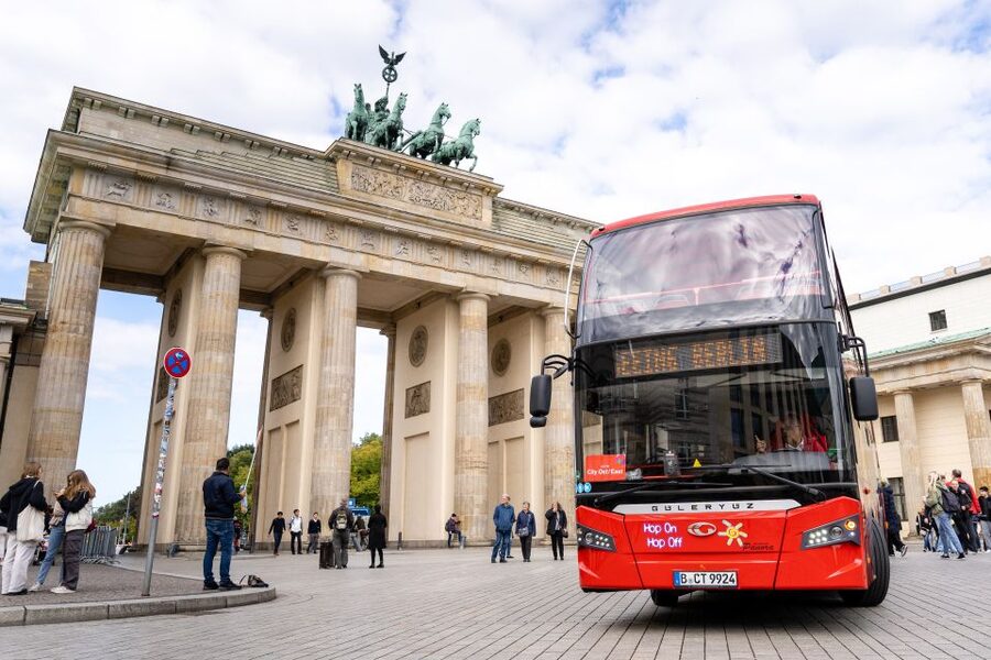 Berlin: Hop-On Hop-Off Bus & LEGOLAND Discovery Centre - LEGO NINJAGO City Adventure