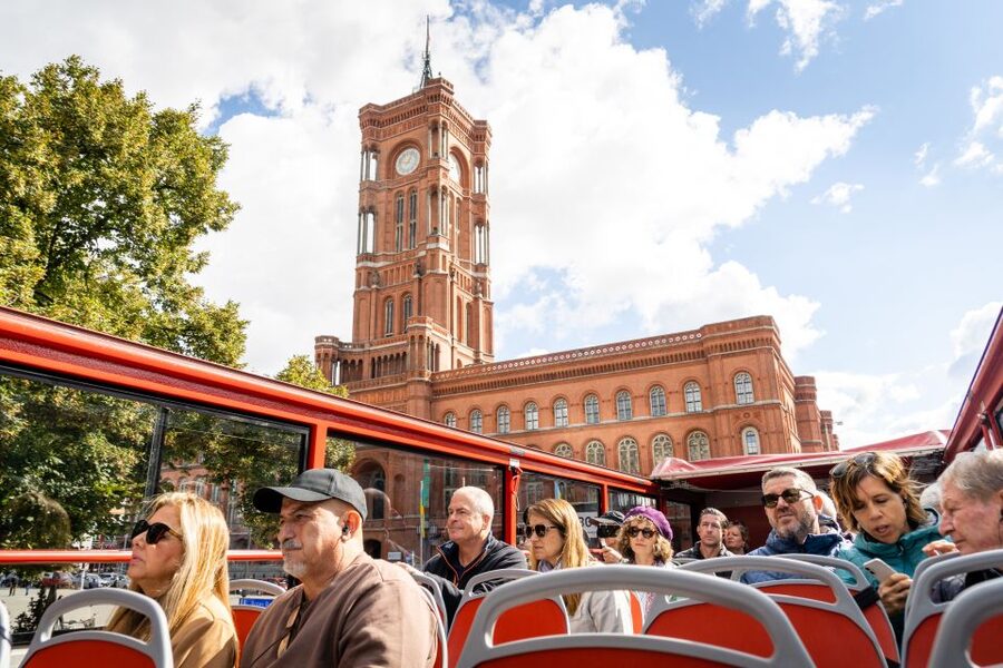 Berlin: Hop-On-Hop-Off Bus with Boat Cruise Option - Museum Island, Unter den Linden, and Brandenburg Gate