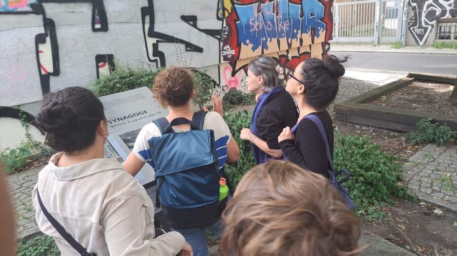 Berlin: Jewish Walking Tour including World War II - A walk through institutions, schools, and memory