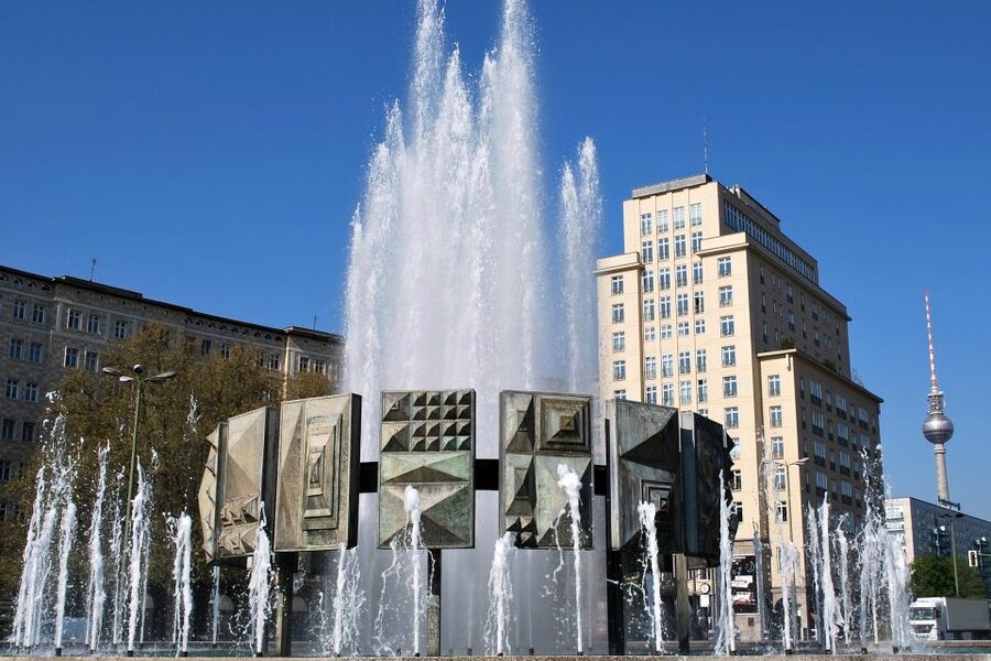 Berlin: Karl-Marx-Allee 2-Hour Tour - Why Karl-Marx-Allee deserves two hours
