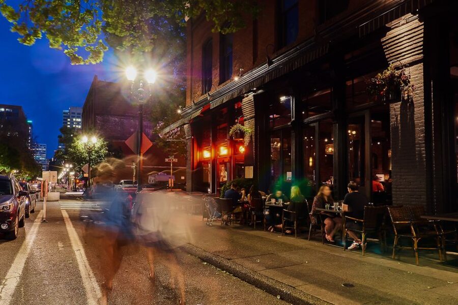 Berlin: Kreuzberg Guided Walking Evening Tour - Why Kreuzberg works best after sunset