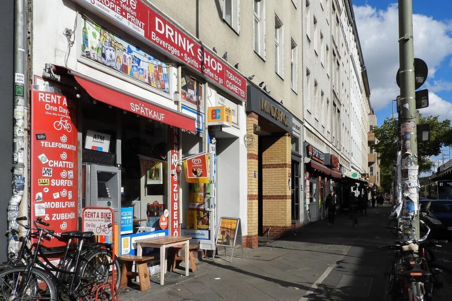 Berlin: Kreuzberg Guided Walking Evening Tour - Mariannenstraße and the local character of Kreuzberg