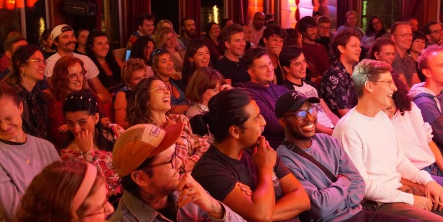 Berlin: Laughing Spree Comedy Show on a Boat - Drinks, seating, and the practical side