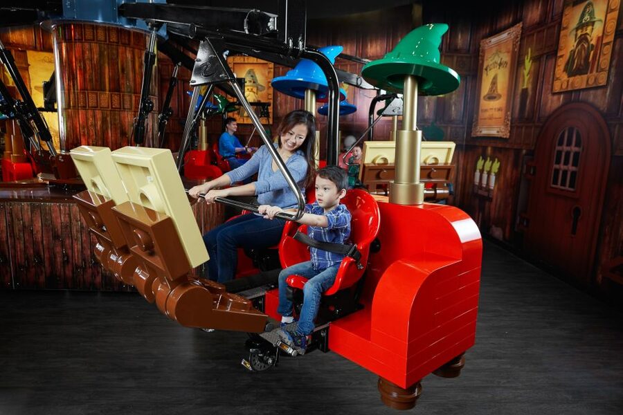 Berlin: Legoland Discovery Centre Entry Ticket - Rides, dragons, and Merlin’s Apprentice