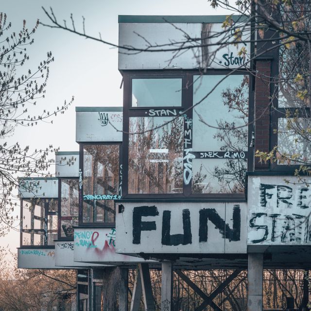 Berlin: Listening Station Teufelsberg Tour with Transfer - The German-only issue deserves careful thought