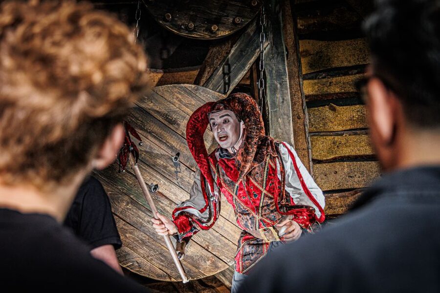 Berlin: Madame Tussauds Museum & Berlin Dungeon Combo Ticket - Two Berlin attractions with very different moods