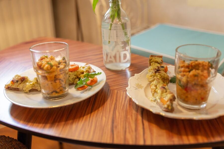 Berlin: Mitte Culinary Food Tour - Red City Hall and the final walk