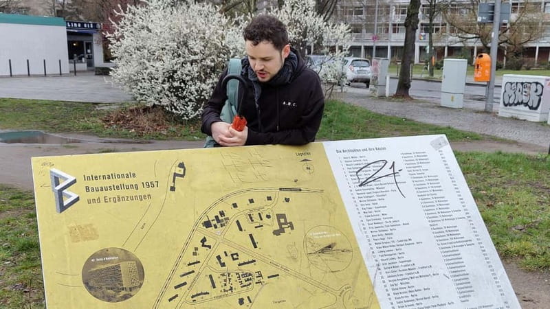 Berlin: Modernist Architecture Tour in the Hansaviertel - The first walk: villas, residents, and a changing district