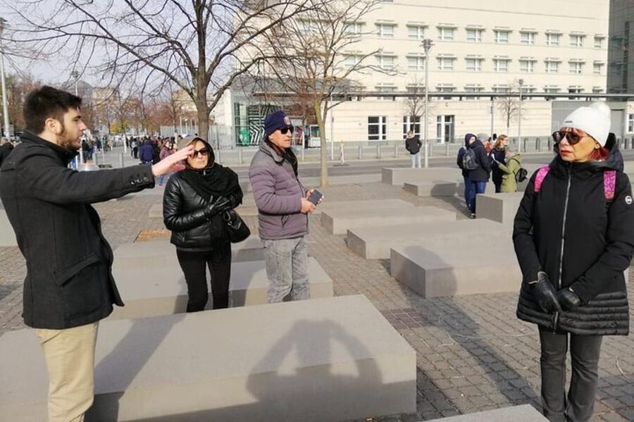 Berlin : Must-see attractions Walking Tour - Starting at Meliá Berlin on Friedrichstraße