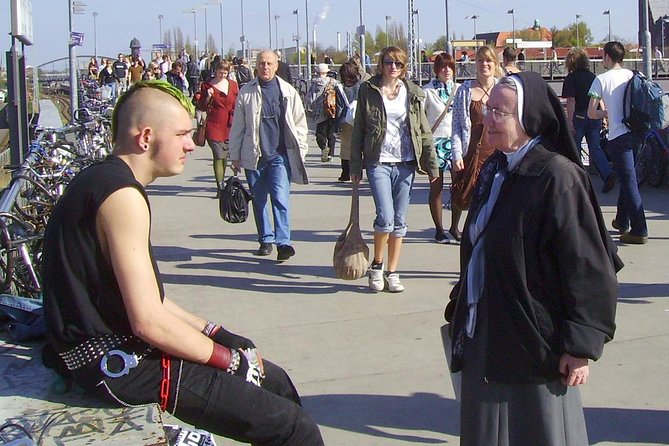 Berlin Off-the-Beaten-Path Walking Tour: Kreuzberg, Mitte and Friedrichshain - What the walking pace and group size feel like
