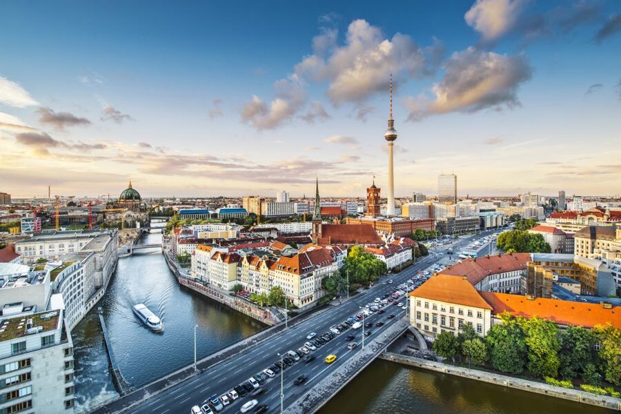 Berlin: Outdoor Escape Game Mitte - Turning Mitte into a two-hour escape room