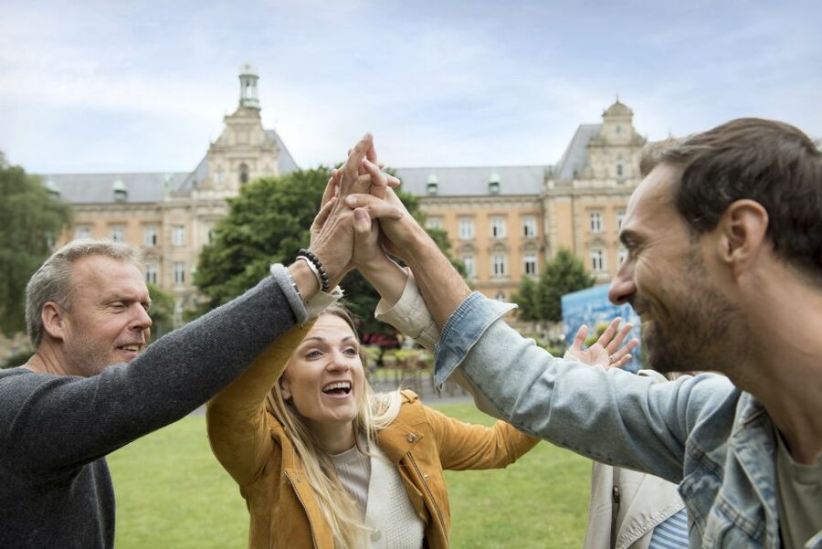Berlin: Outdoor Escape Game Mitte - Meeting the game master at Koppenplatz