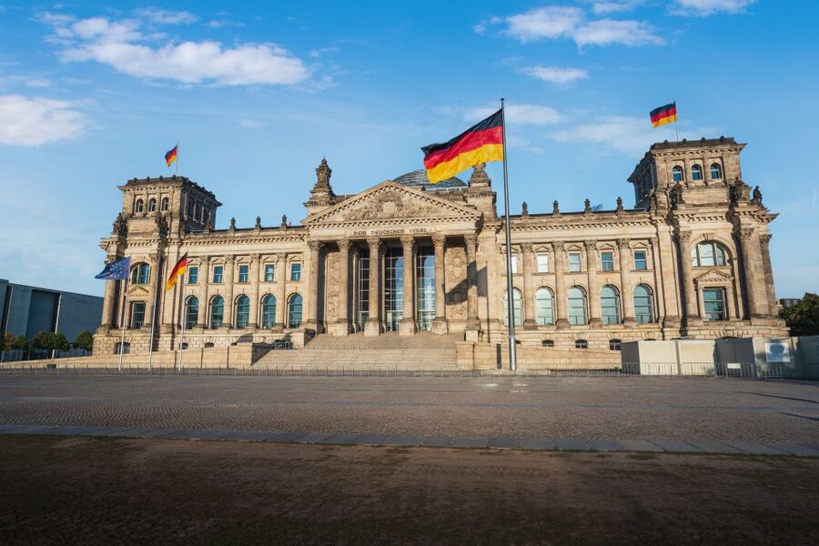 Berlin: Private 2-Hour Sightseeing Tour in Classic GDR Van - Why the Barkas B1000 makes this tour different