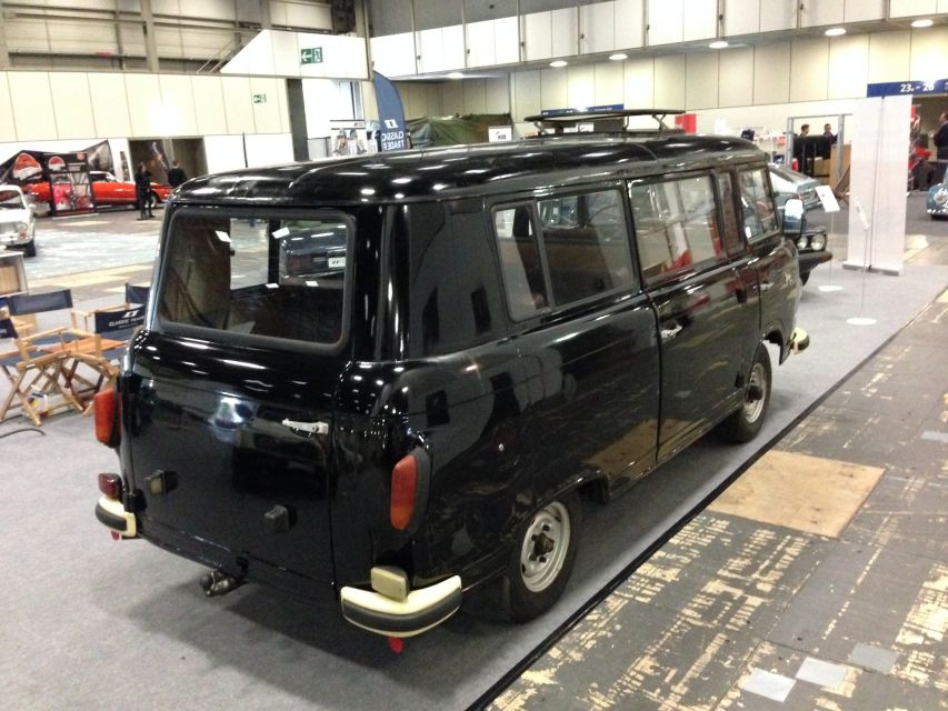 Berlin: Private 2-Hour Sightseeing Tour in Classic GDR Van - What the two hour route feels like