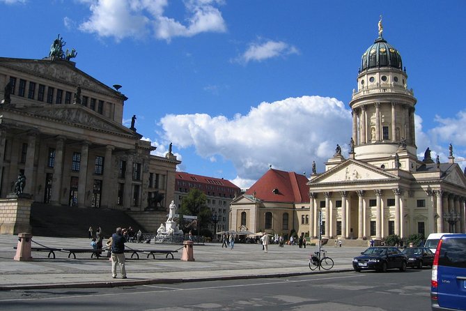 Berlin Private Custom 5-Hour Tour by Car - Berlin Wall sites and Checkpoint Charlie