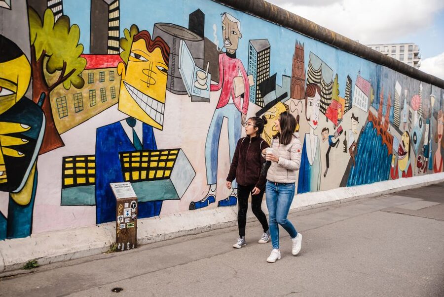 Berlin: Private Custom Tour with a Local – Icons & Gems - Choosing between icons and local corners