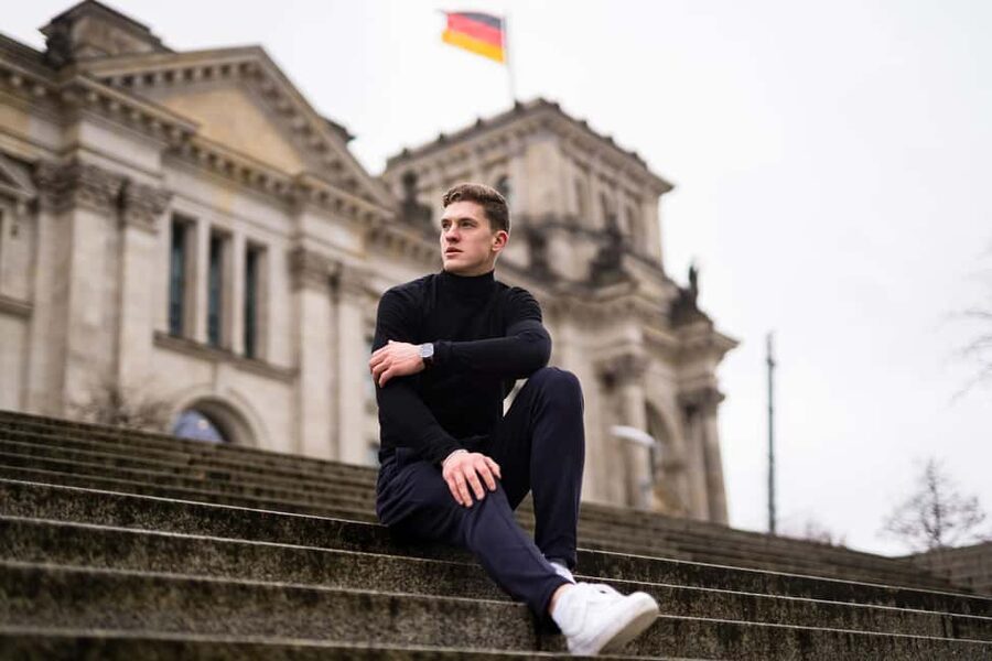 Berlin: Private Photo Session with Professional Photographer - The longer route reaches Brandenburg Gate
