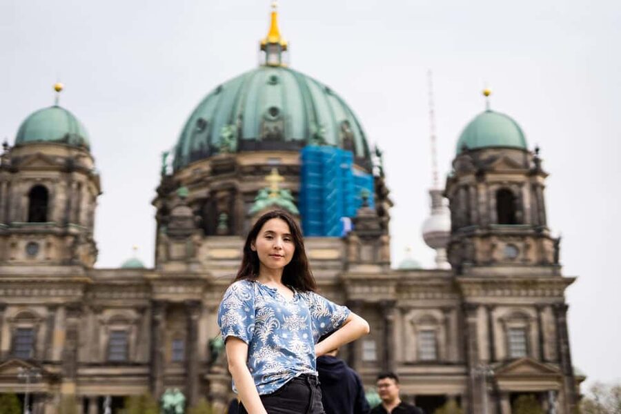 Berlin: Private Photo Session with Professional Photographer - Starting at the Polish Institute Berlin