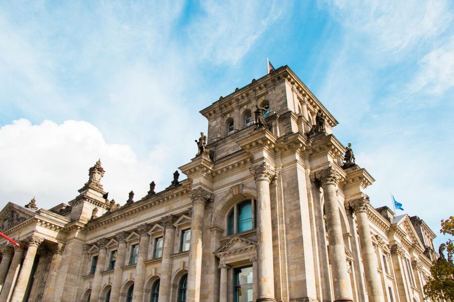 Berlin: Private Reichstag and Glass Dome Tour - A guide-led history lesson, not just a photo walk
