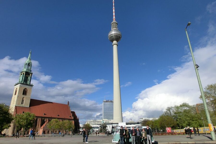 Berlin: Private Sightseeing Tour in Iconic Oldtimer VW Bus - Why the old VW bus changes the whole outing