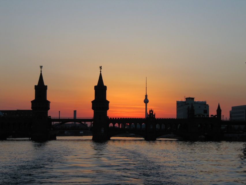 Berlin: Private Walking Tour with a Local - Meeting at Museum Island or the World Time Clock