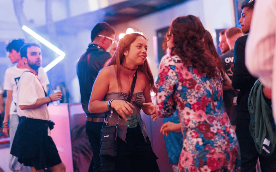 Berlin: Pub Crawl with Shots and VIP Club Entry - Moving through Mitte and Friedrichshain