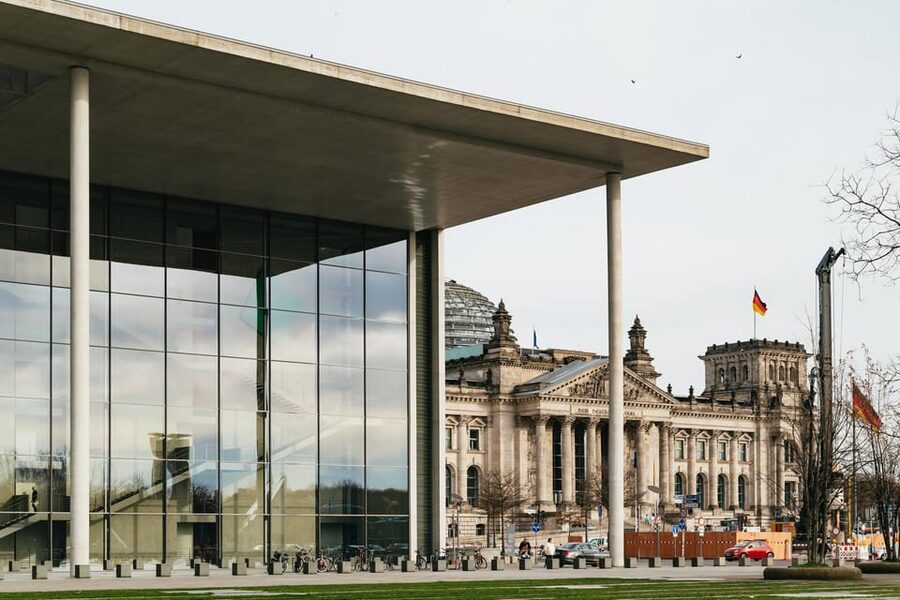 Berlin: Reichstag, Dome and Government District Guided Tour - Should you book the Reichstag tour?