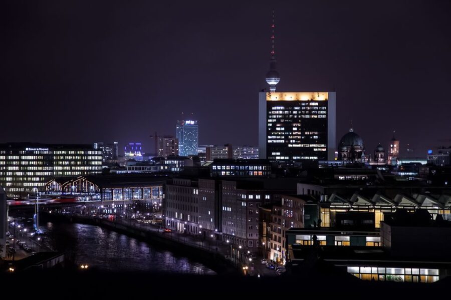 Berlin: Rooftop Dinner at the Käfer Restaurant Reichstag - Cancellation and booking details