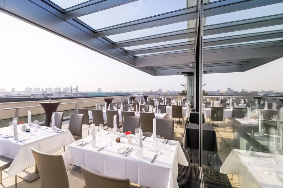 Berlin: Rooftop Dinner at the Käfer Restaurant Reichstag - Getting through Reichstag security
