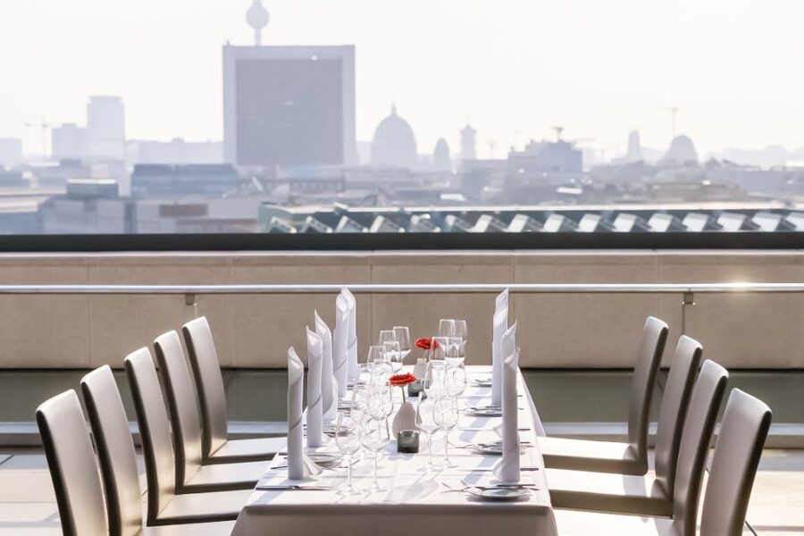 Berlin: Rooftop Lunch at the Reichstag's Käfer Restaurant - Exploring the glass dome after lunch