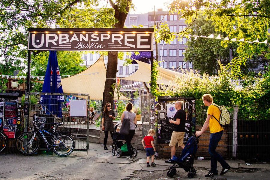 Berlin's Alternative Side: The Urban Jungle Tour - A Tiny Cinema With 1970s Style