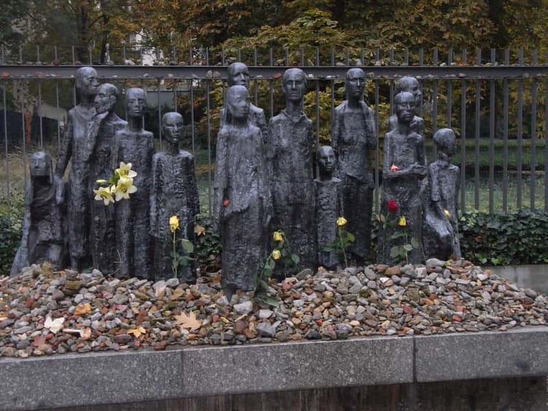 Berlin‘s Jewish Heritage Private Tour With Jacob - Holocaust Memorial: beginning with memory