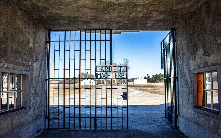 Berlin: Sachsenhausen Concentration Camp Museum Tour - Three hours among towers, cells, and camp remains