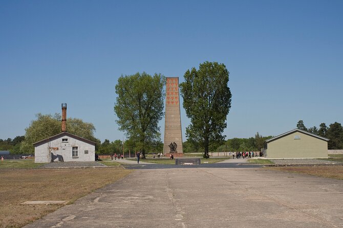 Berlin: Sachsenhausen Concentration Camp Tour in English - Barracks, prison cells, and punishment areas