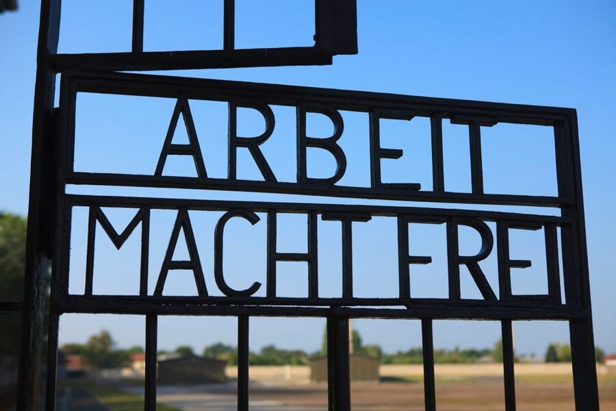 Berlin: Sachsenhausen Memorial 6-Hour Tour in Spanish - The A Tower and the daily ritual of control