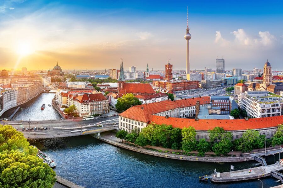 Berlin: Scavenger Hunt Self-Guided Tour - Price, group size, and what you still pay for