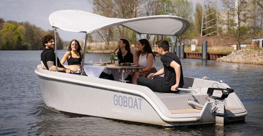 Berlin: Self-Drive Boat Tour - Steering onto the Spree